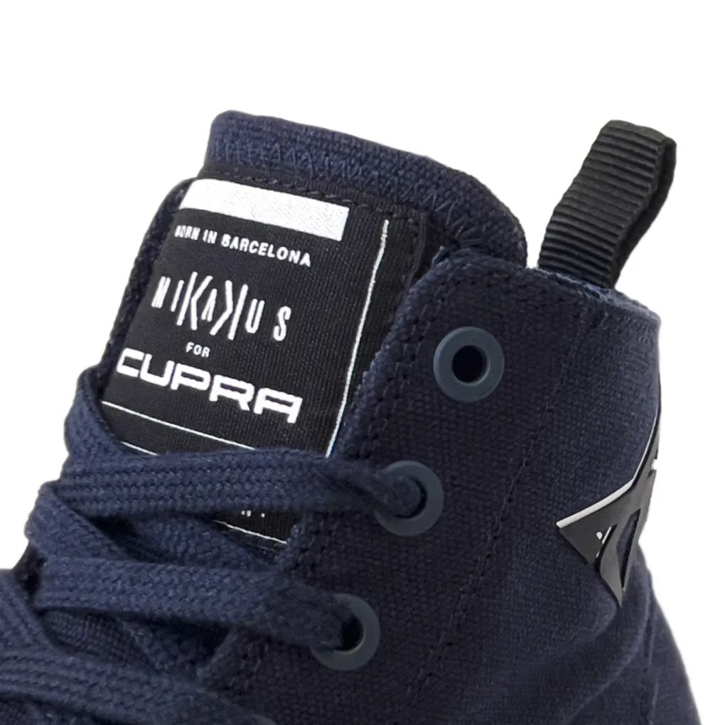 MIKAKUS x CUPRA Born Blau