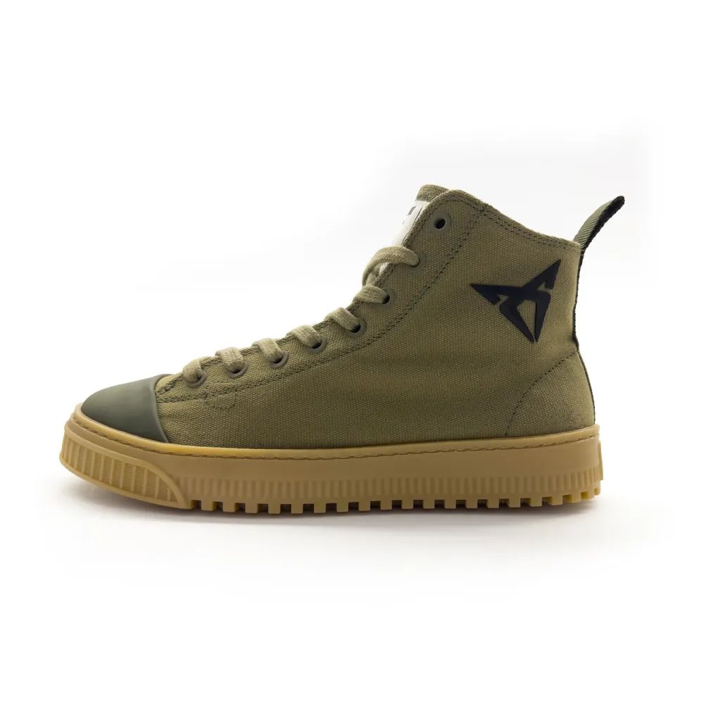 MIKAKUS x CUPRA Born Khaki